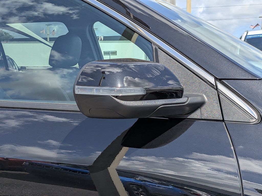 Certified 2025 Chevrolet Traverse LT AWD/4WD image 11