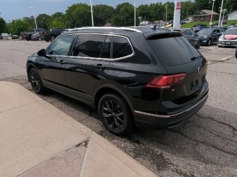 Used 2022 Volkswagen Tiguan SE AWD/4WD image 3