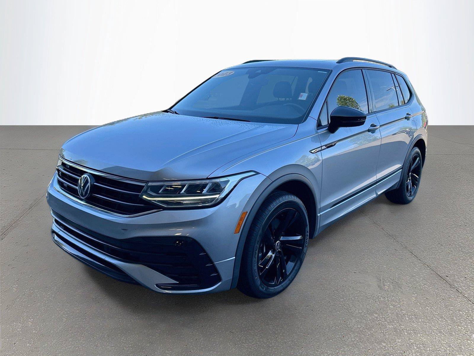 Used 2023 Volkswagen Tiguan SE R-Line FWD image 8