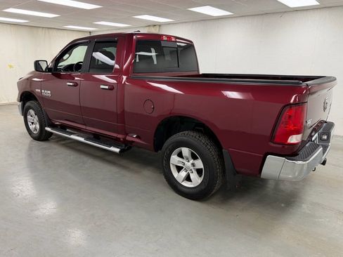 Used 2017 RAM 1500 Classic SLT AWD/4WD image 3
