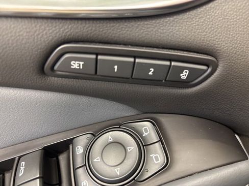 Used 2020 Buick Enclave Premium w/ Sun and Sites Package AWD/4WD image 40