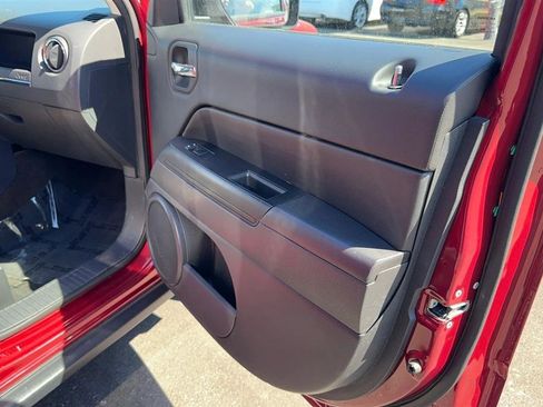 Used 2017 Jeep Patriot Sport w/ Power Value Group image 21