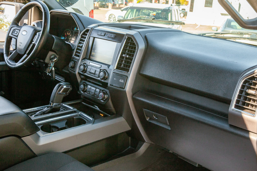 Used 2015 Ford F150 XLT w/ Equipment Group 301A Mid AWD/4WD image 11