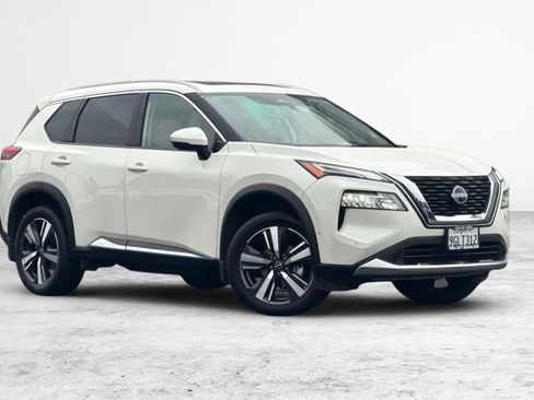 Used 2023 Nissan Rogue Platinum w/ Platinum Premium Package image 2