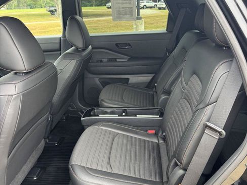 Used 2025 Nissan Pathfinder Rock Creek AWD/4WD image 14