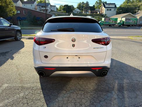 Used 2018 Alfa Romeo Stelvio Sport w/ Quick Order Package 22J Sport AWD/4WD image 6