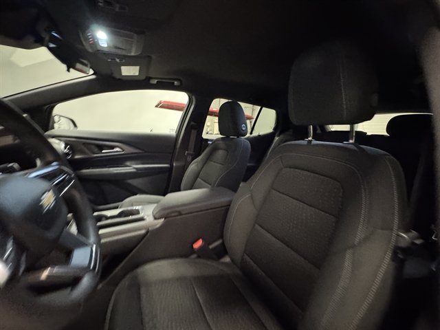 Used 2025 Chevrolet Equinox EV LT FWD image 19