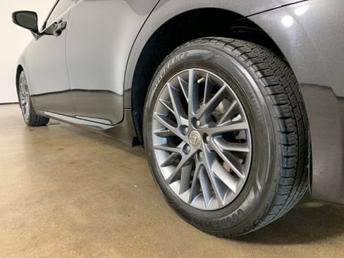 Used 2018 Lexus ES 350 image 38