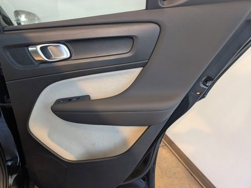 Used 2023 Volvo XC40 B5 Plus w/ Protection Package Premier image 29