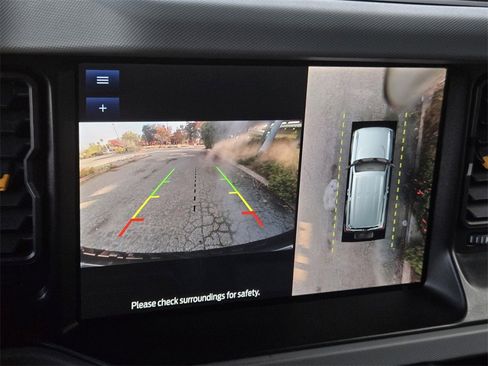 Used 2023 Ford Bronco Badlands image 15