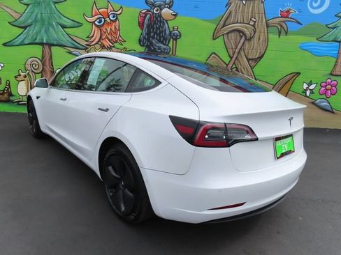 Used 2019 Tesla Model 3 Standard Range RWD image 7