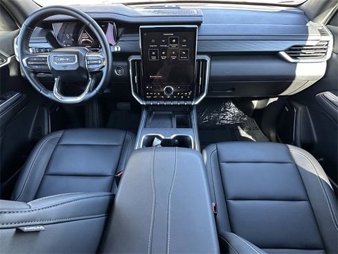 Used 2024 GMC Acadia Elevation image 10