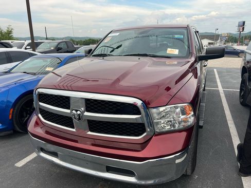 Used 2017 RAM 1500 Classic SLT AWD/4WD image 2