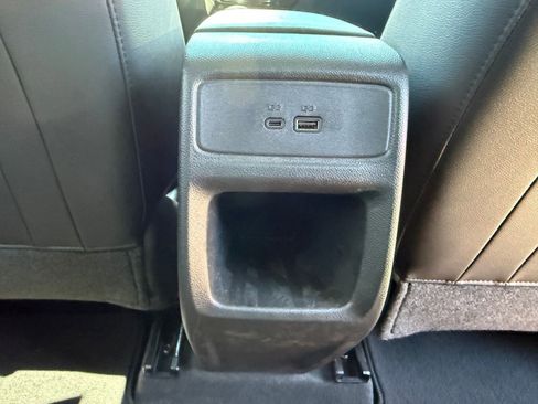 Used 2026 Chevrolet Trax LT w/ LT Convenience Package FWD image 33