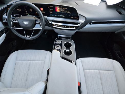 Certified 2024 Cadillac Lyriq Luxury image 12