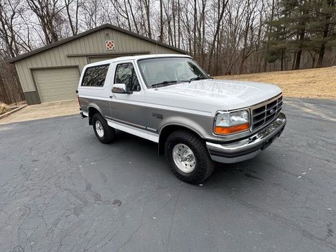 Used 1995 Ford Bronco XLT image 1
