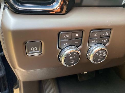 Used 2023 GMC Sierra 1500 Denali w/ Denali Reserve Package AWD/4WD image 16