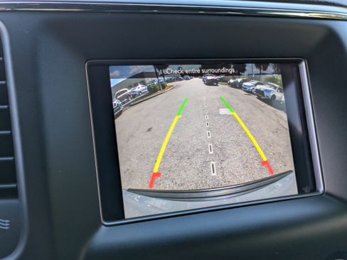 Used 2019 Jeep Grand Cherokee Laredo image 31