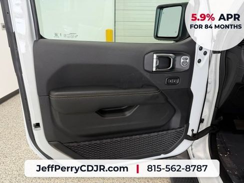 New 2026 Jeep Wrangler Unlimited Sahara AWD/4WD image 8