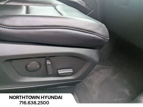 Used 2023 Ford Explorer XLT w/ Equipment Group 202A AWD/4WD image 34