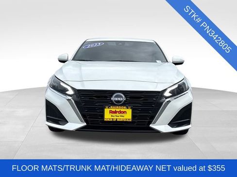Used 2023 Nissan Altima 2.5 SV image 2