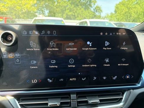 New 2026 Chevrolet Equinox EV LT FWD image 23