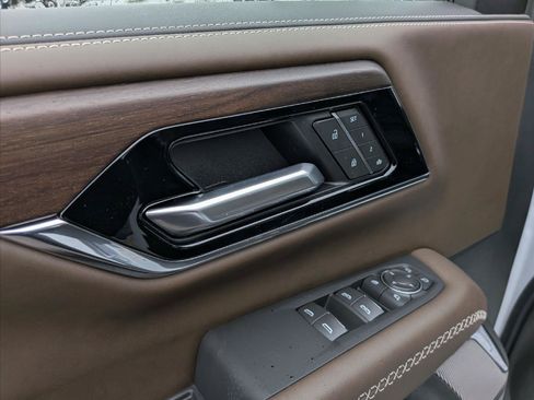 New 2026 GMC Yukon XL Denali Ultimate AWD/4WD image 13
