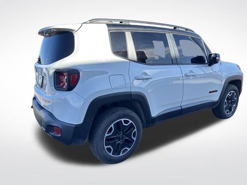 Used 2017 Jeep Renegade Trailhawk w/ Popular Equipment Group AWD/4WD image 5