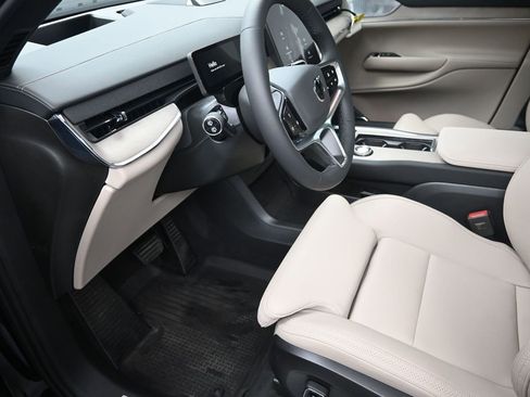 New 2025 Volvo EX90 Ultra image 9