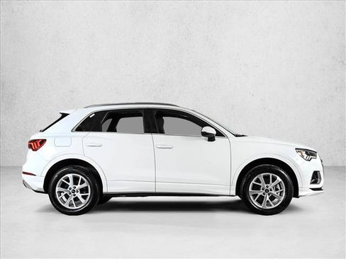 Used 2023 Audi Q3 2.0T Premium w/ Convenience Package AWD/4WD image 4