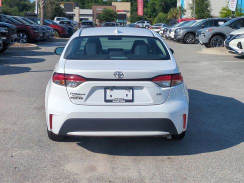 Used 2022 Toyota Corolla LE FWD image 5