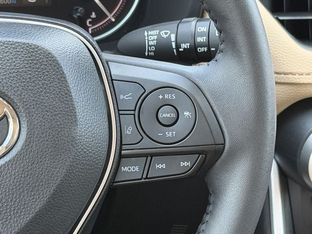 Used 2025 Toyota RAV4 XLE Premium FWD image 14