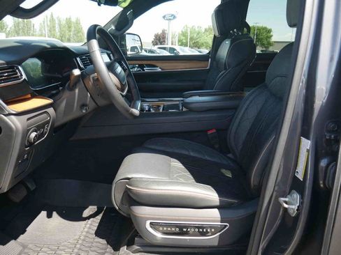Used 2024 Jeep Grand Wagoneer Series III AWD/4WD image 29
