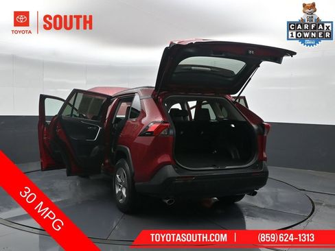 Used 2025 Toyota RAV4 XLE AWD/4WD image 53