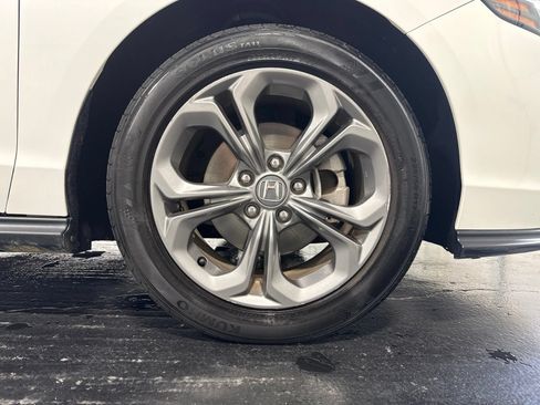 Used 2024 Honda Accord EX image 11