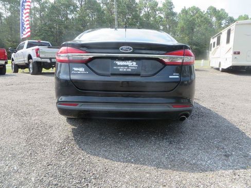 Used 2017 Ford Fusion SE w/ Fusion SE Technology Package FWD image 7