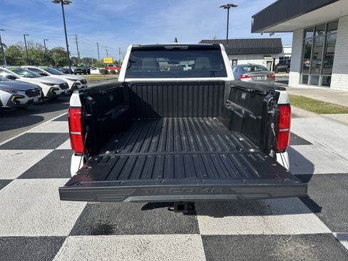 Used 2025 Toyota Tacoma SR5 image 5