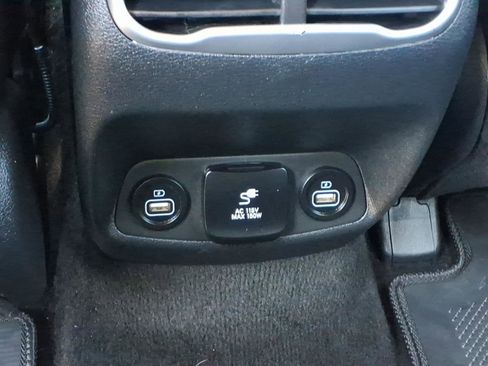 Certified 2023 Hyundai Santa Fe Limited AWD/4WD image 18
