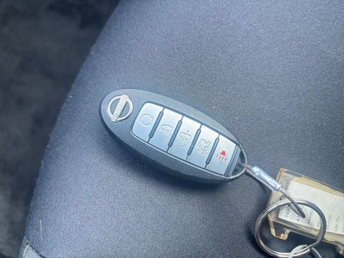 Used 2025 Nissan Altima 2.5 SV FWD image 21