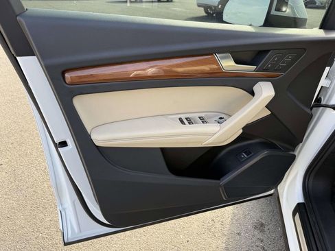 Used 2021 Audi Q5 2.0T Premium Plus w/ Premium Plus Package image 12