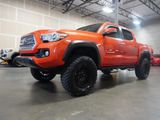 Used 2017 Toyota Tacoma TRD Off-Road image 2