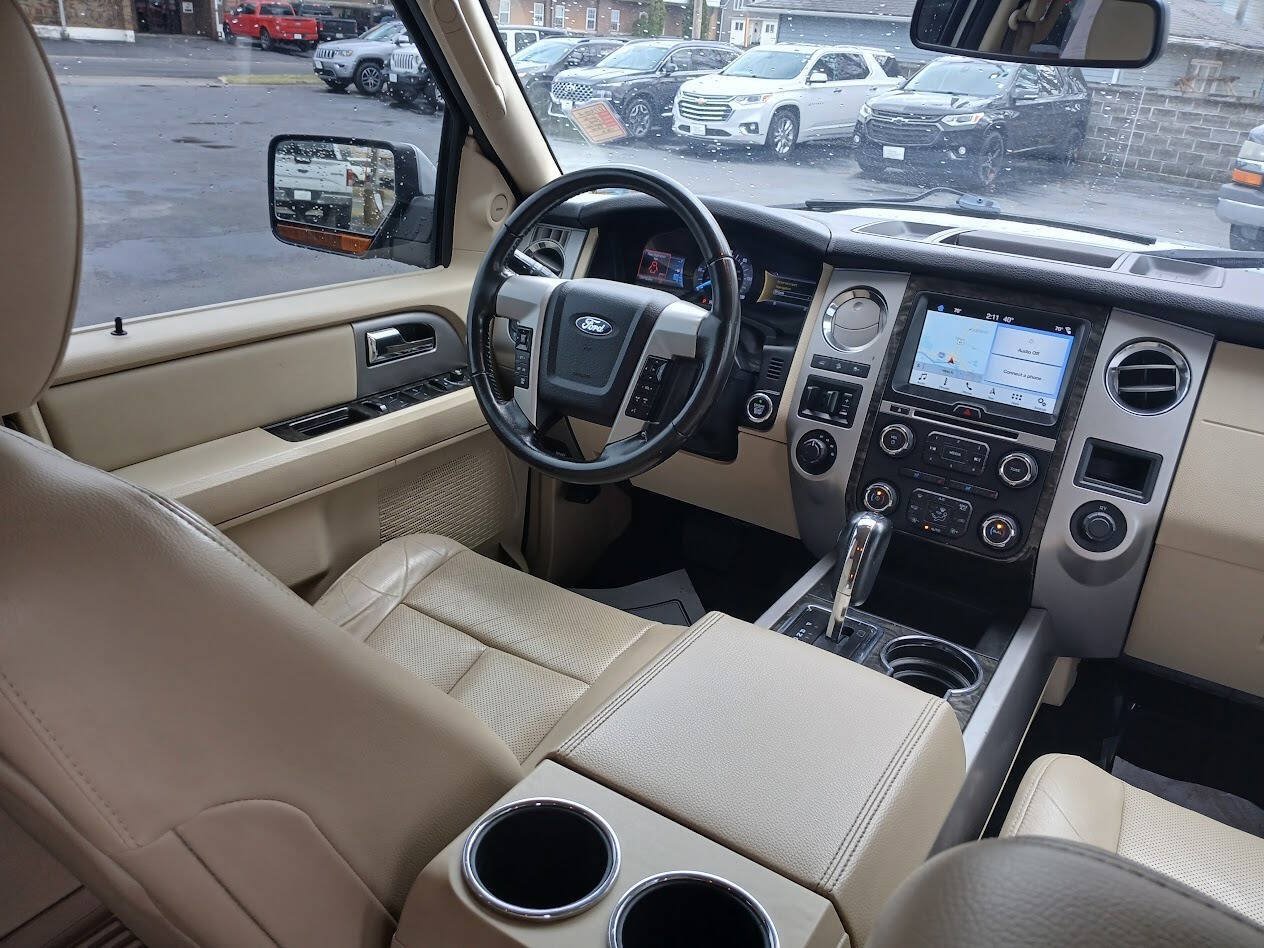Used 2016 Ford Expedition Limited AWD/4WD image 14