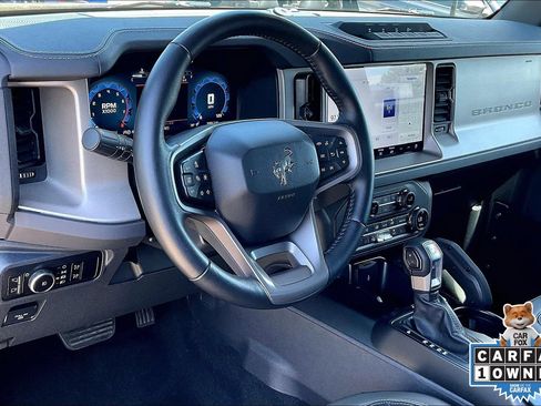 Used 2025 Ford Bronco Outer Banks w/ Sasquatch Package AWD/4WD image 18