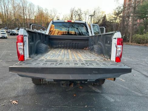 Used 2022 Ford F250 XL w/ Power Equipment Group image 32