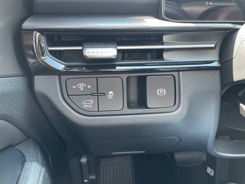 New 2026 Kia Sportage EX FWD image 25