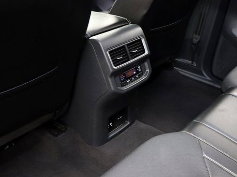 Used 2024 Volkswagen Atlas SE image 14