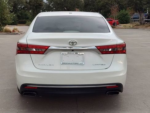 Used 2016 Toyota Avalon XLE FWD image 4