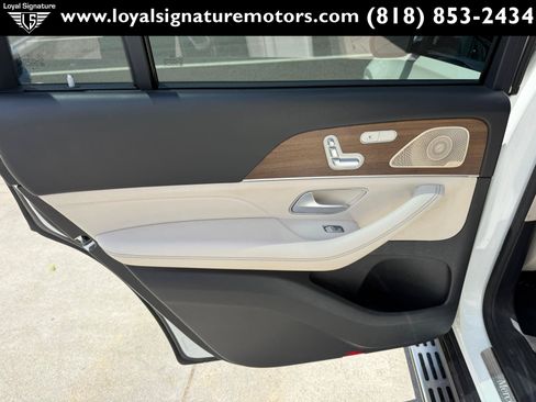 Used 2022 Mercedes-Benz GLS 450 4MATIC image 19