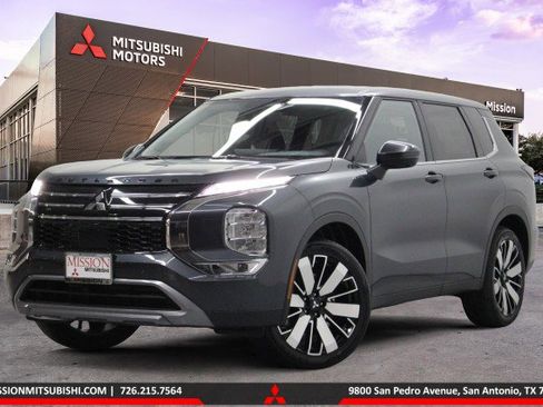 New 2026 Mitsubishi Outlander SE image 1