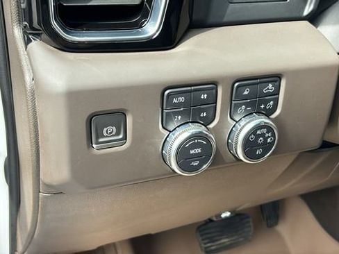 Used 2023 GMC Sierra 1500 Denali AWD/4WD image 12